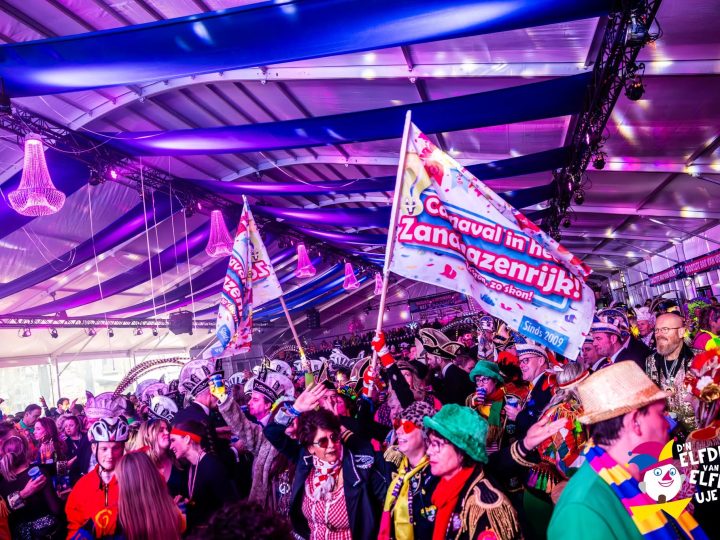 Cv de Zandhazen gaan knallend los op het 11-11 Bal in Uden!